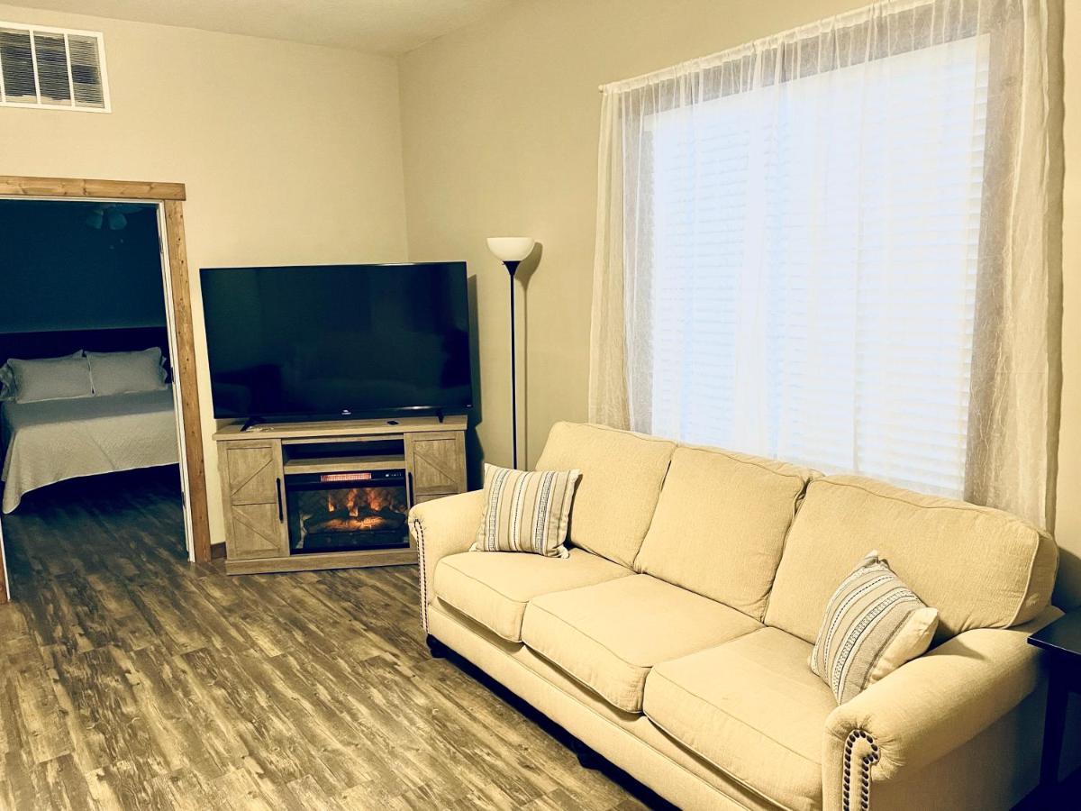 Modern Farmhouse 3 Bed, 2 Bath Apartment, Sleeps 7, Lots Of Space, Steps To Downtown, Honeywell & Eagles Theater Wabash Экстерьер фото